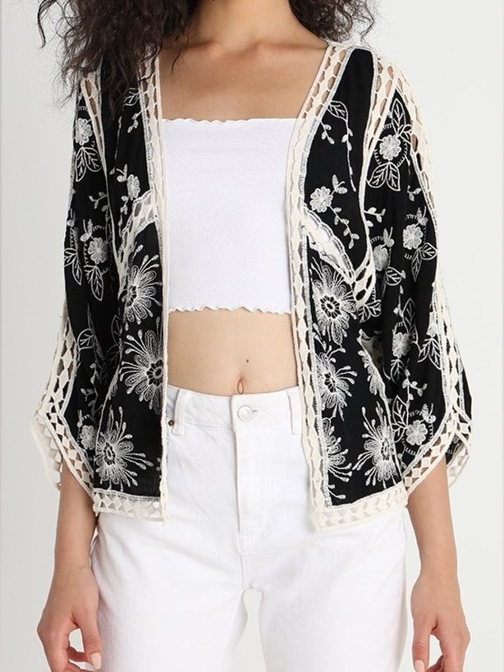 Ember Black & Ivory Embroidered Floral Open Front Kimono Boho Crochet Trim S NWT